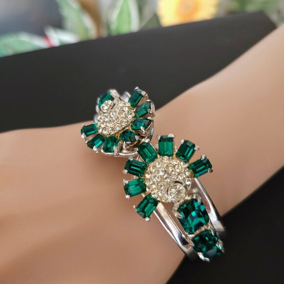 Vintage Emerald Green Rhinestone Art Deco Style Hinged Clamper Bracelet - Picture 1 of 11